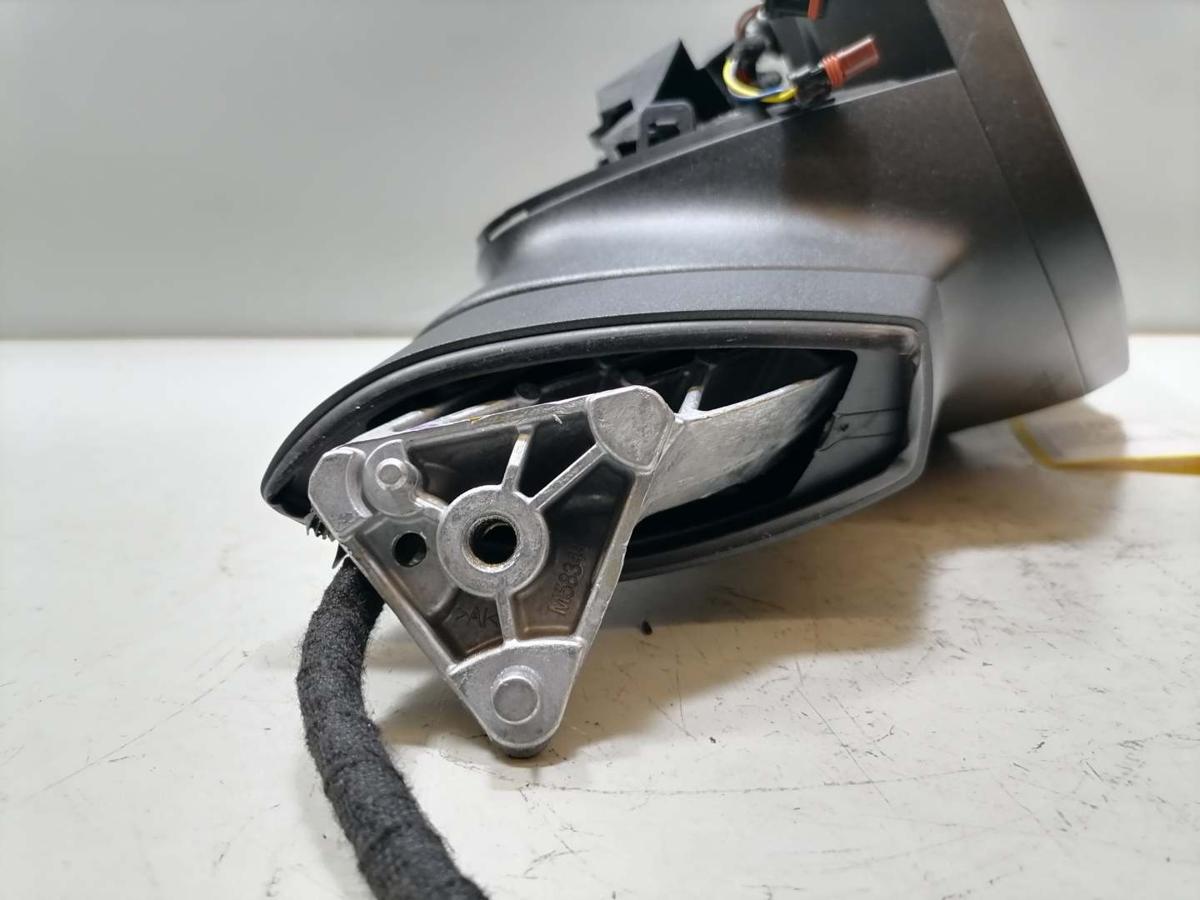 VW Passat B9 Bj.2024 original Au&szlig;enspiegel rechts elektrisch anklappbar